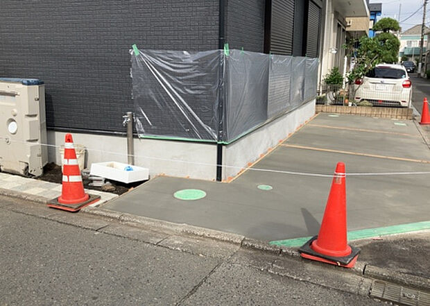 木造住宅とは土台、壁、柱など建築物の強度を支える構造体の材に木が使用されている構造を指します。構造体は建物の自重を支えるだけではなく風圧や水圧、積裁荷重などあらゆる衝撃に耐えるための基礎です。