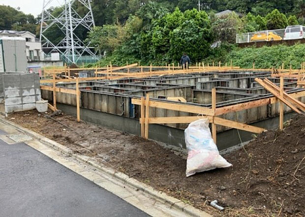 家族でのBBQを行うのであれば3坪程度の広さがあればよいでしょう。ガーデニングや家庭菜園を楽しむ際は、手入れが行き届く範囲にすると安心です。また、庭のある方角や接道が気になる方は事前に確認しましょう。