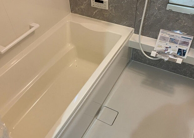 入浴時の快適さも大事なことですが、綺麗な状態を維持できなければ気持ちよく入浴できません。毎日の掃除が楽という点は大事なポイントになります!カビが生えにくく掃除がしやすい、壁や浴槽を選ぶといいでしょう。