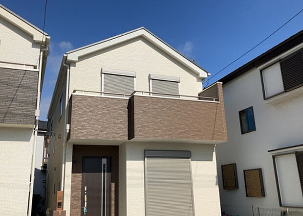 ついに完成致しました!現地をご見学に行く際は、道路の幅や周辺の交通量、施設などをご確認頂くことをおすすめします!物件の流れが早いため、内見をしたい方はお早めに当社営業までお問い合わせ頂きご予約下さい!