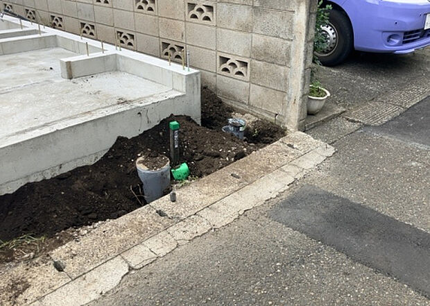 家族でのBBQを行うのであれば3坪程度の広さがあればよいでしょう。ガーデニングや家庭菜園を楽しむ際は、手入れが行き届く範囲にすると安心です。また、庭のある方角や接道が気になる方は事前に確認しましょう。