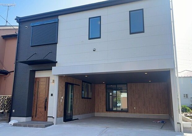 ついに完成致しました!現地をご見学に行く際は、道路の幅や周辺の交通量、施設などをご確認頂くことをおすすめします!物件の流れが早いため、内見をしたい方はお早めに当社営業までお問い合わせ頂きご予約下さい!