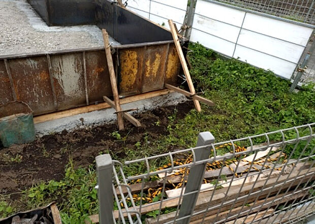 家族でのBBQを行うのであれば3坪程度の広さがあればよいでしょう。ガーデニングや家庭菜園を楽しむ際は、手入れが行き届く範囲にすると安心です。また、庭のある方角や接道が気になる方は事前に確認しましょう。