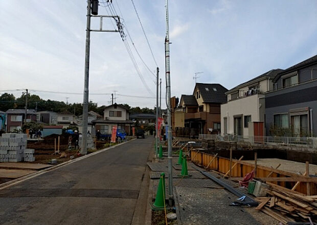 桜や紅葉の名所に出かける人は多いと思いますが、家にいながら季節の移ろいを感じる生活を送りませんか?リビングや窓から見える景色が生活を彩るワンポイントに!現地から見える景色を堪能してみては如何でしょう。