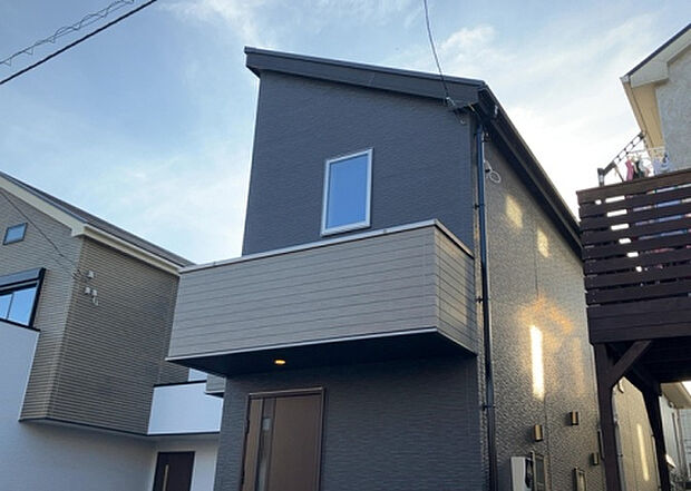 現地をご見学に行く際は、道路の幅や周辺の交通量、施設などをご確認頂くことをおすすめします!ある程度イメージをつけたいという場合は、同売主の施工事例や完成パースもお見せします。