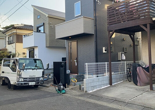 桜や紅葉の名所に出かける人は多いと思いますが、家にいながら季節の移ろいを感じる生活を送りませんか?リビングや窓から見える景色が生活を彩るワンポイントに!現地から見える景色を堪能してみては如何でしょう。