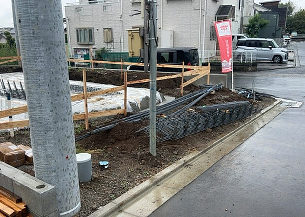 家族でのBBQを行うのであれば3坪程度の広さがあればよいでしょう。ガーデニングや家庭菜園を楽しむ際は、手入れが行き届く範囲にすると安心です。また、庭のある方角や接道が気になる方は事前に確認しましょう。