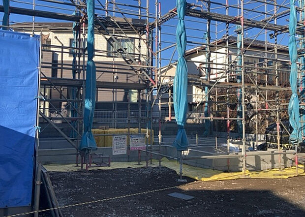 現地をご見学に行く際は、道路の幅や周辺の交通量、施設などをご確認頂くことをおすすめします!ある程度イメージをつけたいという場合は、同売主の施工事例や完成パースもお見せします。