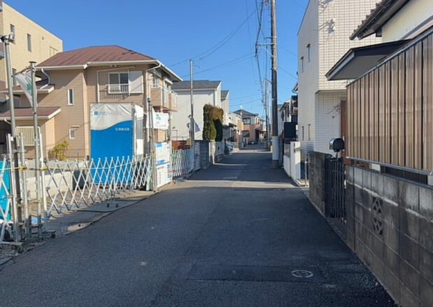 桜や紅葉の名所に出かける人は多いと思いますが、家にいながら季節の移ろいを感じる生活を送りませんか？リビングや窓から見える景色が生活を彩るワンポイントに！現地から見える景色を堪能してみては如何でしょう。