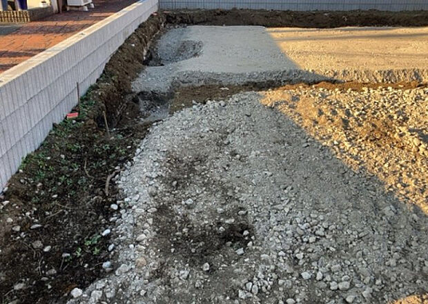 家族でのBBQを行うのであれば3坪程度の広さがあればよいでしょう。ガーデニングや家庭菜園を楽しむ際は、手入れが行き届く範囲にすると安心です。また、庭のある方角や接道が気になる方は事前に確認しましょう。