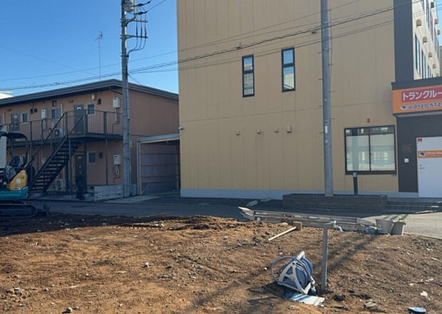 桜や紅葉の名所に出かける人は多いと思いますが、家にいながら季節の移ろいを感じる生活を送りませんか？リビングや窓から見える景色が生活を彩るワンポイントに！現地から見える景色を堪能してみては如何でしょう。