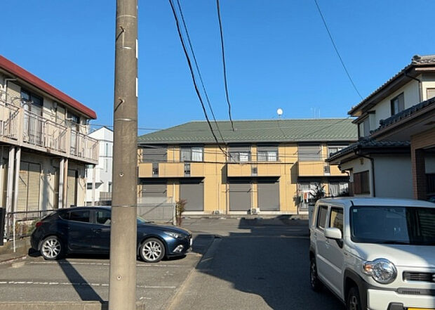 桜や紅葉の名所に出かける人は多いと思いますが、家にいながら季節の移ろいを感じる生活を送りませんか？リビングや窓から見える景色が生活を彩るワンポイントに！現地から見える景色を堪能してみては如何でしょう。