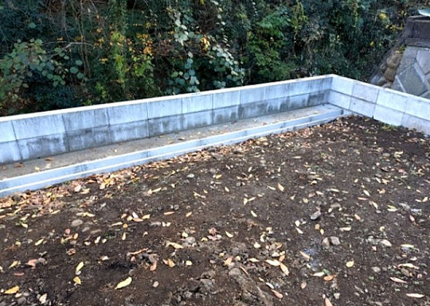 家族でのBBQを行うのであれば3坪程度の広さがあればよいでしょう。ガーデニングや家庭菜園を楽しむ際は、手入れが行き届く範囲にすると安心です。また、庭のある方角や接道が気になる方は事前に確認しましょう。