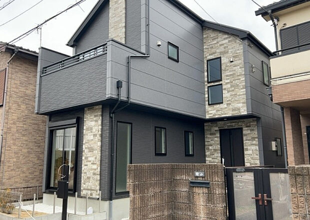 現地をご見学に行く際は、道路の幅や周辺の交通量、施設などをご確認頂くことをおすすめします！ある程度イメージをつけたいという場合は、同売主の施工事例や完成パースもお見せします。