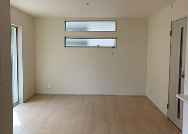 リビングの間取りの種類は大きくわけてリビングとダイニングが別になっているタイプ、リビングダイニング一体型です。どちらも一長一短ですので、家を選ぶ時はその両面をチェックして決めるようにしましょう。