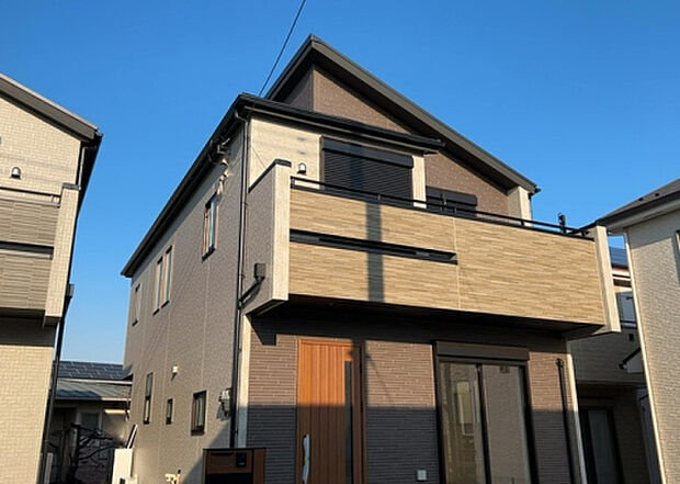 ついに完成致しました!現地をご見学に行く際は、道路の幅や周辺の交通量、施設などをご確認頂くことをおすすめします!物件の流れが早いため、内見をしたい方はお早めに当社営業までお問い合わせ頂きご予約下さい!