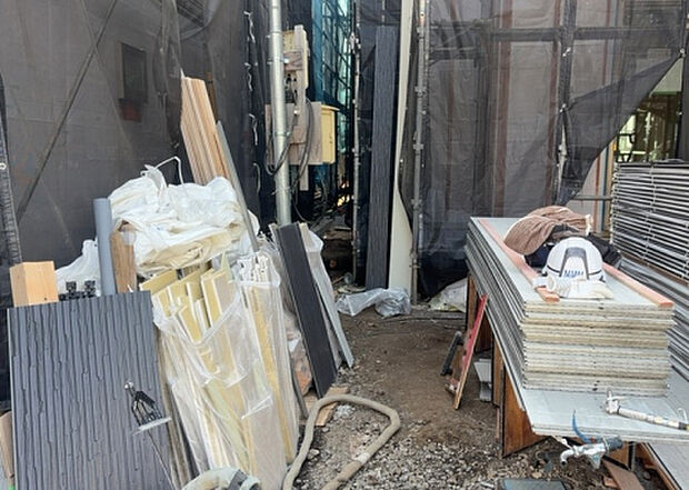 家族でのBBQを行うのであれば3坪程度の広さがあればよいでしょう。ガーデニングや家庭菜園を楽しむ際は、手入れが行き届く範囲にすると安心です。また、庭のある方角や接道が気になる方は事前に確認しましょう。