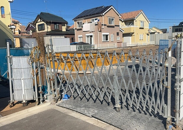 現地をご見学に行く際は、道路の幅や周辺の交通量、施設などをご確認頂くことをおすすめします!ある程度イメージをつけたいという場合は、同売主の施工事例や完成パースもお見せします。