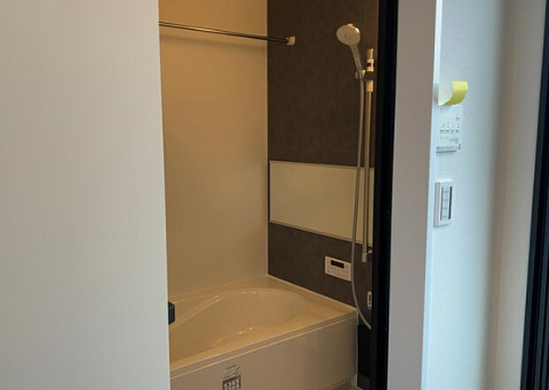 入浴時の快適さも大事なことですが、綺麗な状態を維持できなければ気持ちよく入浴できません。毎日の掃除が楽という点は大事なポイントになります!カビが生えにくく掃除がしやすい、壁や浴槽を選ぶといいでしょう。