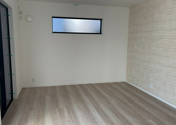 リビングの間取りの種類は大きくわけてリビングとダイニングが別になっているタイプ、リビングダイニング一体型です。どちらも一長一短ですので、家を選ぶ時はその両面をチェックして決めるようにしましょう。