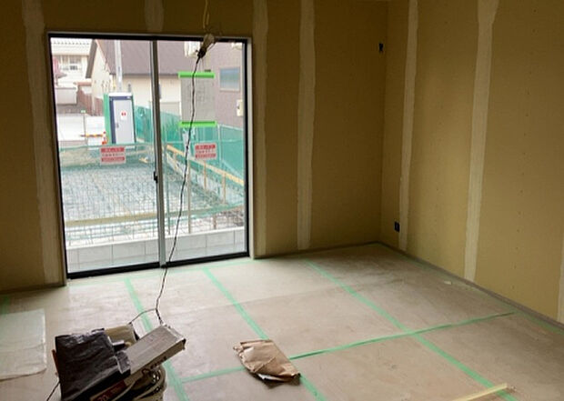 リビングの間取りの種類は大きくわけてリビングとダイニングが別になっているタイプ、リビングダイニング一体型です。どちらも一長一短ですので、家を選ぶ時はその両面をチェックして決めるようにしましょう。