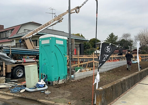 現地をご見学に行く際は、道路の幅や周辺の交通量、施設などをご確認頂くことをおすすめします!ある程度イメージをつけたいという場合は、同売主の施工事例や完成パースもお見せします。