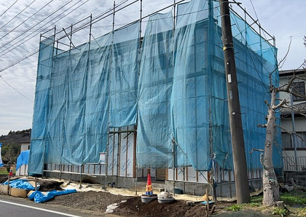 現地をご見学に行く際は、道路の幅や周辺の交通量、施設などをご確認頂くことをおすすめします!ある程度イメージをつけたいという場合は、同売主の施工事例や完成パースもお見せします。