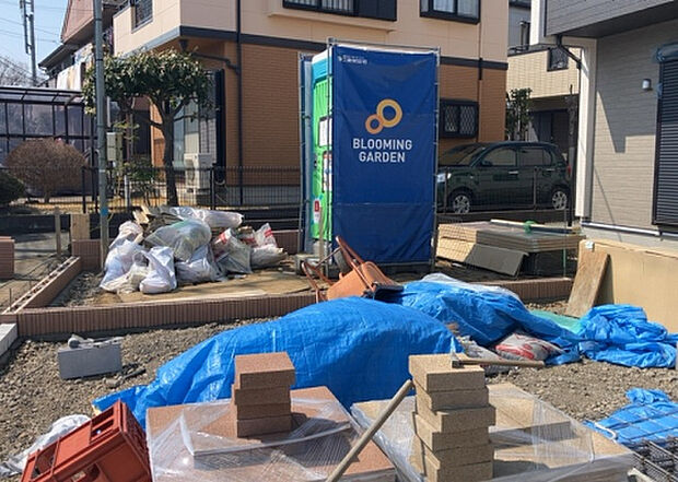 家族でのBBQを行うのであれば3坪程度の広さがあればよいでしょう。ガーデニングや家庭菜園を楽しむ際は、手入れが行き届く範囲にすると安心です。また、庭のある方角や接道が気になる方は事前に確認しましょう。