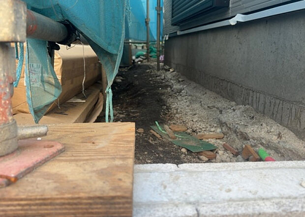 家族でのBBQを行うのであれば3坪程度の広さがあればよいでしょう。ガーデニングや家庭菜園を楽しむ際は、手入れが行き届く範囲にすると安心です。また、庭のある方角や接道が気になる方は事前に確認しましょう。