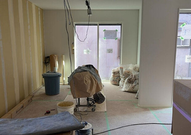 リビングの間取りの種類は大きくわけてリビングとダイニングが別になっているタイプ、リビングダイニング一体型です。どちらも一長一短ですので、家を選ぶ時はその両面をチェックして決めるようにしましょう。