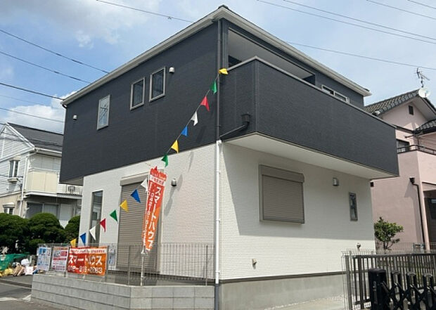 ついに完成致しました！現地をご見学に行く際は、道路の幅や周辺の交通量、施設などをご確認頂くことをおすすめします！物件の流れが早いため、内見をしたい方はお早めに当社営業までお問い合わせ頂きご予約下さい！