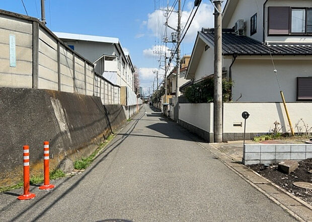 桜や紅葉の名所に出かける人は多いと思いますが、家にいながら季節の移ろいを感じる生活を送りませんか?リビングや窓から見える景色が生活を彩るワンポイントに!現地から見える景色を堪能してみては如何でしょう。