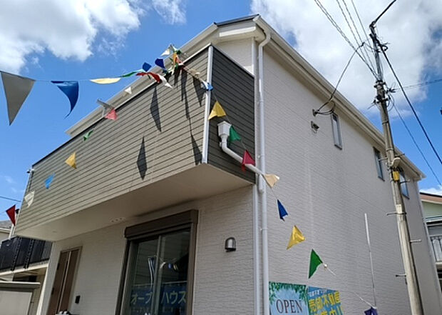 ついに完成致しました!現地をご見学に行く際は、道路の幅や周辺の交通量、施設などをご確認頂くことをおすすめします!物件の流れが早いため、内見をしたい方はお早めに当社営業までお問い合わせ頂きご予約下さい!