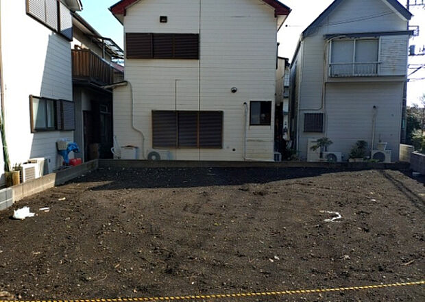 現地をご見学に行く際は、道路の幅や周辺の交通量、施設などをご確認頂くことをおすすめします!ある程度イメージをつけたいという場合は、同売主の施工事例や完成パースもお見せします。