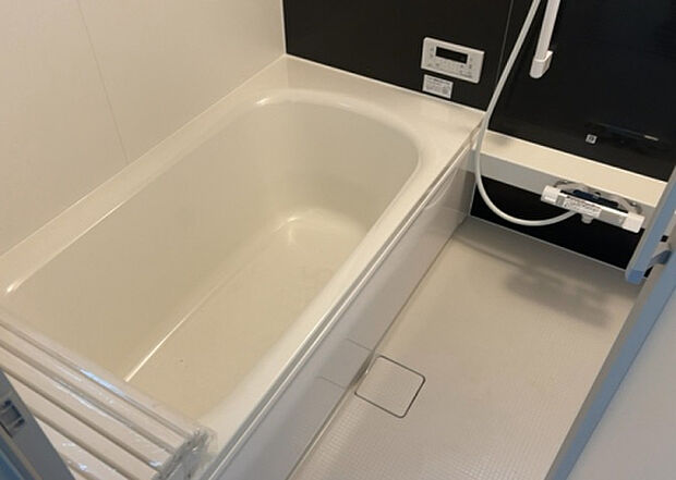 入浴時の快適さも大事なことですが、綺麗な状態を維持できなければ気持ちよく入浴できません。毎日の掃除が楽という点は大事なポイントになります!カビが生えにくく掃除がしやすい、壁や浴槽を選ぶといいでしょう。