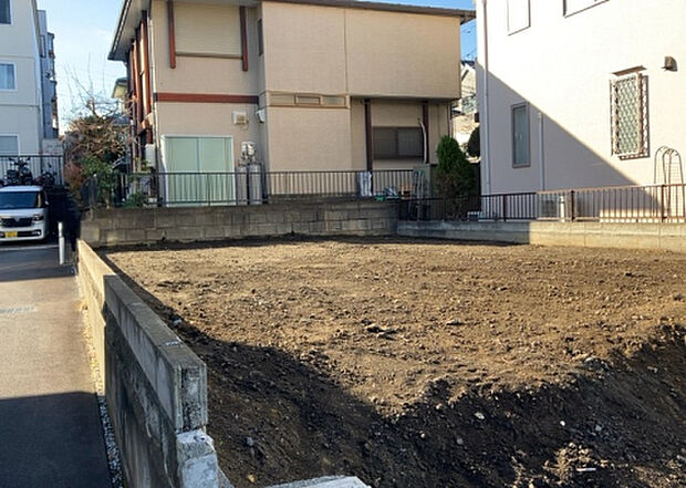 木造住宅とは土台、壁、柱など建築物の強度を支える構造体の材に木が使用されている構造を指します。構造体は建物の自重を支えるだけではなく風圧や水圧、積裁荷重などあらゆる衝撃に耐えるための基礎です。