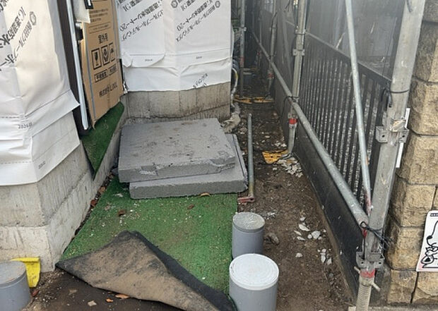 家族でのBBQを行うのであれば3坪程度の広さがあればよいでしょう。ガーデニングや家庭菜園を楽しむ際は、手入れが行き届く範囲にすると安心です。また、庭のある方角や接道が気になる方は事前に確認しましょう。