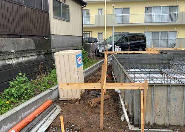 家族でのBBQを行うのであれば3坪程度の広さがあればよいでしょう。ガーデニングや家庭菜園を楽しむ際は、手入れが行き届く範囲にすると安心です。また、庭のある方角や接道が気になる方は事前に確認しましょう。