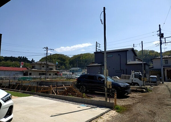 住宅用の土地では前面道路に2m以上接していなければならないと法律で定められています。しかし、お持ちの車のサイズやライフスタイルなどにより、2mでは利便が悪い場合もございますので、事前に確認しましょう。