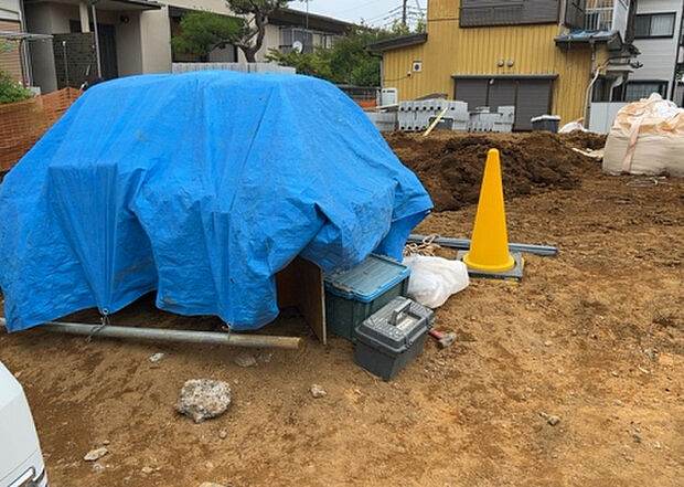 家族でのBBQを行うのであれば3坪程度の広さがあればよいでしょう。ガーデニングや家庭菜園を楽しむ際は、手入れが行き届く範囲にすると安心です。また、庭のある方角や接道が気になる方は事前に確認しましょう。