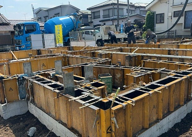現地をご見学に行く際は、道路の幅や周辺の交通量、施設などをご確認頂くことをおすすめします!ある程度イメージをつけたいという場合は、同売主の施工事例や完成パースもお見せします。