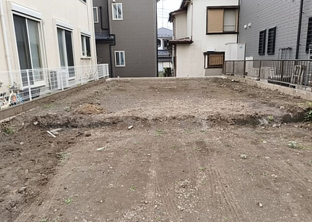 木造住宅とは土台、壁、柱など建築物の強度を支える構造体の材に木が使用されている構造を指します。構造体は建物の自重を支えるだけではなく風圧や水圧、積裁荷重などあらゆる衝撃に耐えるための基礎です。