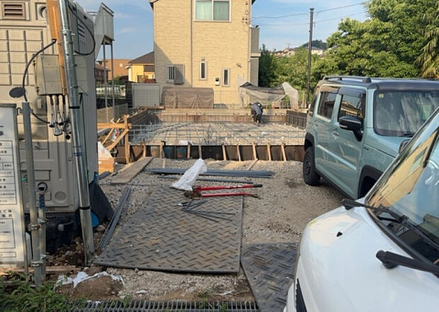 ついに完成致しました！現地をご見学に行く際は、道路の幅や周辺の交通量、施設などをご確認頂くことをおすすめします！物件の流れが早いため、内見をしたい方はお早めに当社営業までお問い合わせ頂きご予約下さい！