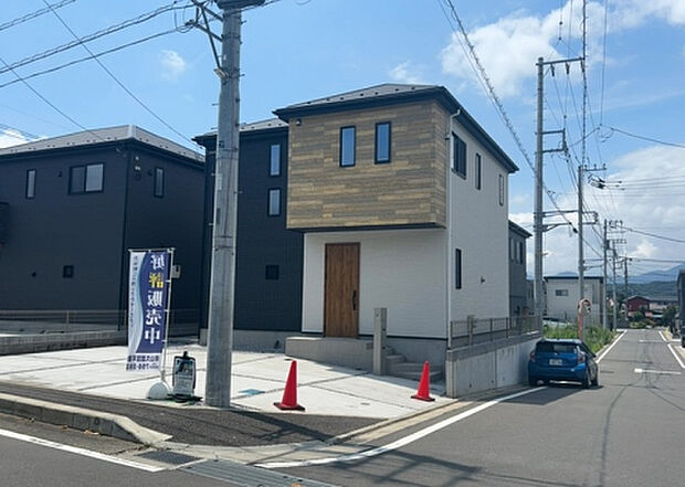 ついに完成致しました!現地をご見学に行く際は、道路の幅や周辺の交通量、施設などをご確認頂くことをおすすめします!物件の流れが早いため、内見をしたい方はお早めに当社営業までお問い合わせ頂きご予約下さい!