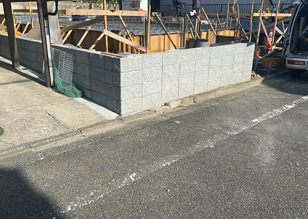 ついに完成致しました!現地をご見学に行く際は、道路の幅や周辺の交通量、施設などをご確認頂くことをおすすめします!物件の流れが早いため、内見をしたい方はお早めに当社営業までお問い合わせ頂きご予約下さい!
