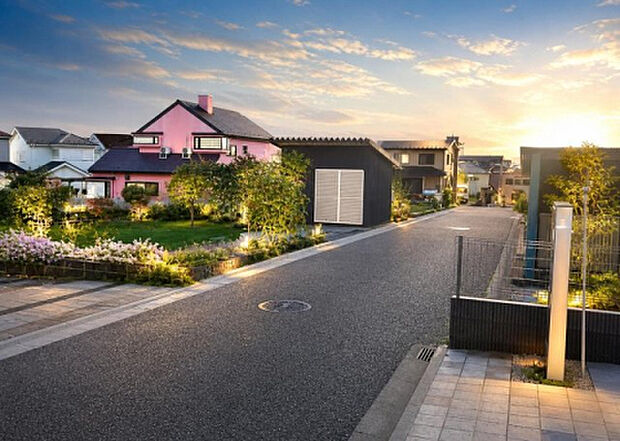 住宅用の土地では前面道路に2m以上接していなければならないと法律で定められています。しかし、お持ちの車のサイズやライフスタイルなどにより、2mでは利便が悪い場合もございますので、事前に確認しましょう。
