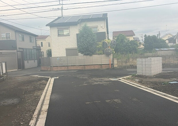 桜や紅葉の名所に出かける人は多いと思いますが、家にいながら季節の移ろいを感じる生活を送りませんか?リビングや窓から見える景色が生活を彩るワンポイントに!現地から見える景色を堪能してみては如何でしょう。