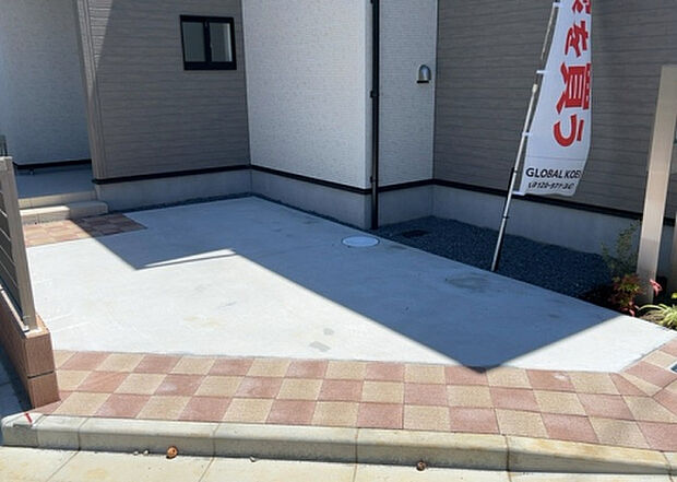 木造住宅とは土台、壁、柱など建築物の強度を支える構造体の材に木が使用されている構造を指します。構造体は建物の自重を支えるだけではなく風圧や水圧、積裁荷重などあらゆる衝撃に耐えるための基礎です。
