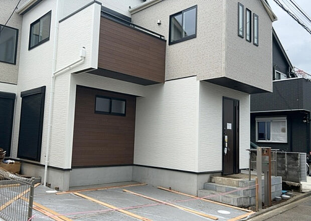 ついに完成致しました!現地をご見学に行く際は、道路の幅や周辺の交通量、施設などをご確認頂くことをおすすめします!物件の流れが早いため、内見をしたい方はお早めに当社営業までお問い合わせ頂きご予約下さい!
