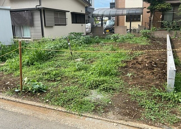 木造住宅とは土台、壁、柱など建築物の強度を支える構造体の材に木が使用されている構造を指します。構造体は建物の自重を支えるだけではなく風圧や水圧、積裁荷重などあらゆる衝撃に耐えるための基礎です。